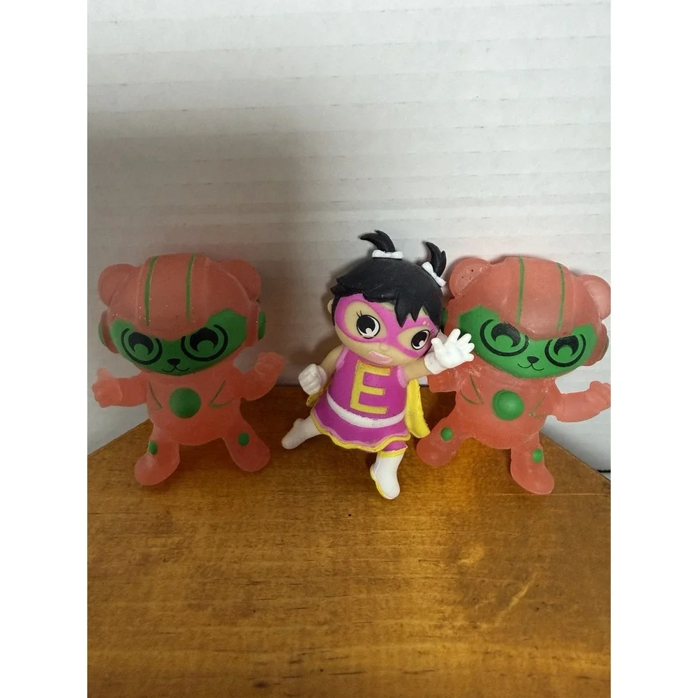 Ryan's World Combo‎ Panda & Alpha Lexa Figure Lot of 3 With Capsule Pieces